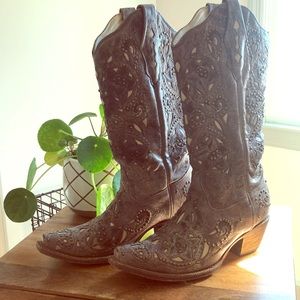 Like new Corral cowgirl boots